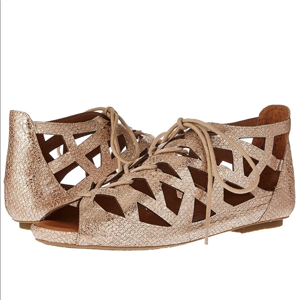 Gentle Souls NEW by Kenneth Cole Brielle Flat